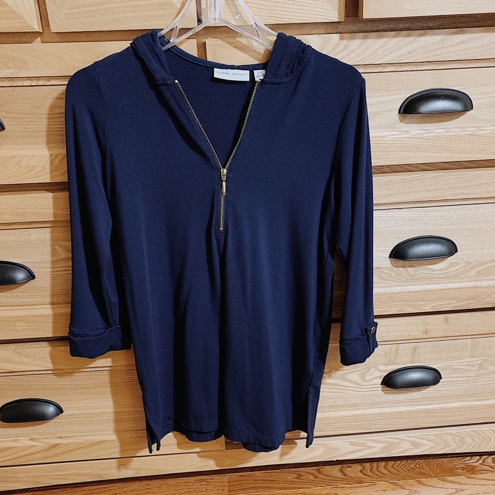 PERFECT CONDITION Navy/Gold Pullover